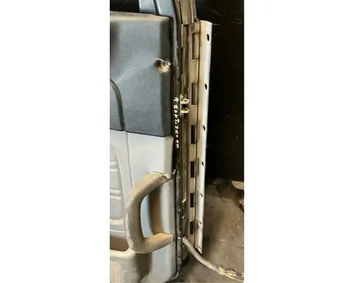PETERBILT 386 Door Assembly, Front