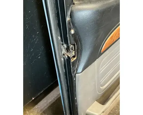 PETERBILT 386 Door Assembly, Front