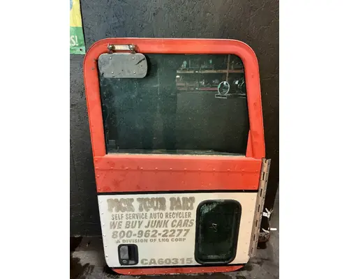 PETERBILT 386 Door Assembly, Front
