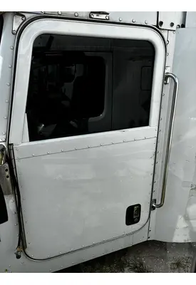 PETERBILT 386 Door Assembly, Front