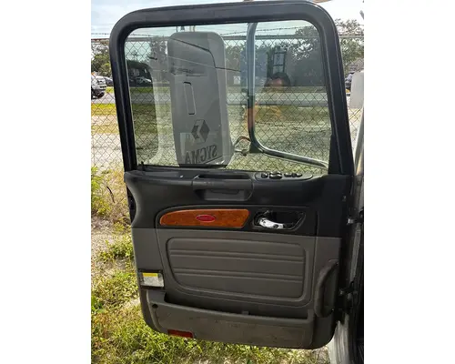 PETERBILT 386 Door Assembly, Front