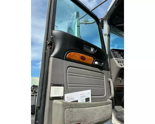 PETERBILT 386 Door Assembly, Front
