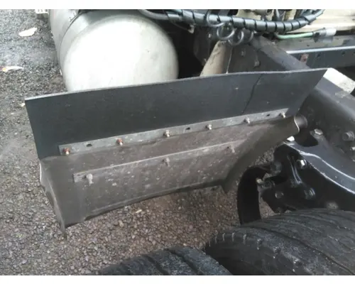 PETERBILT 386 FENDER, QUARTERHALF REAR