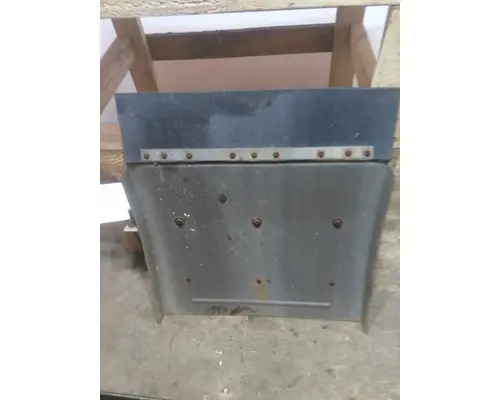 PETERBILT 386 FENDER, QUARTERHALF REAR
