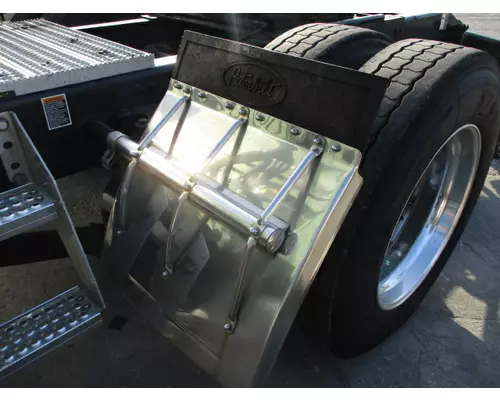 PETERBILT 386 FENDER, QUARTERHALF REAR