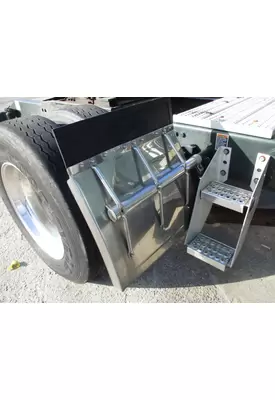 PETERBILT 386 FENDER, QUARTER/HALF REAR