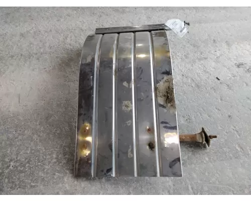 PETERBILT 386 FENDER, QUARTERHALF REAR