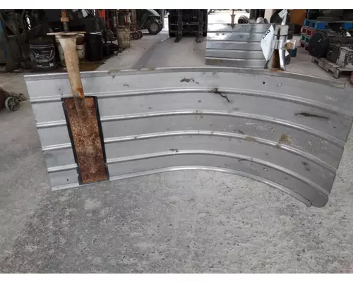 PETERBILT 386 FENDER, QUARTERHALF REAR