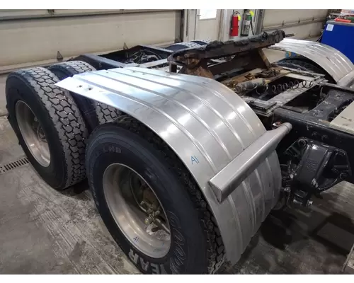 PETERBILT 386 FENDER, QUARTERHALF REAR