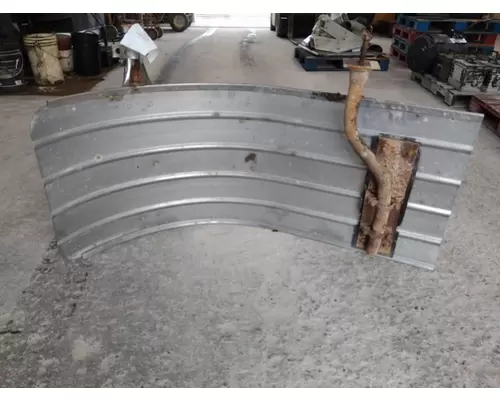 PETERBILT 386 FENDER, QUARTERHALF REAR