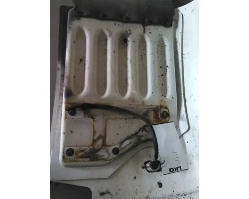PETERBILT 386 FENDER EXTENSION