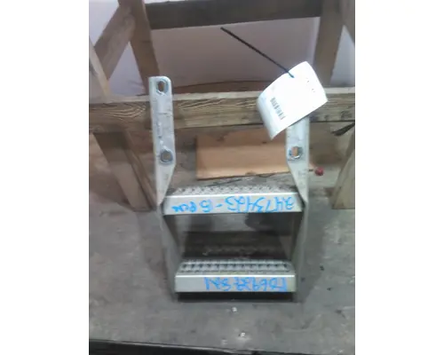 PETERBILT 386 FRAME STEP