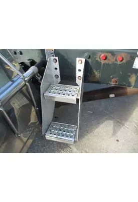 PETERBILT 386 FRAME STEP