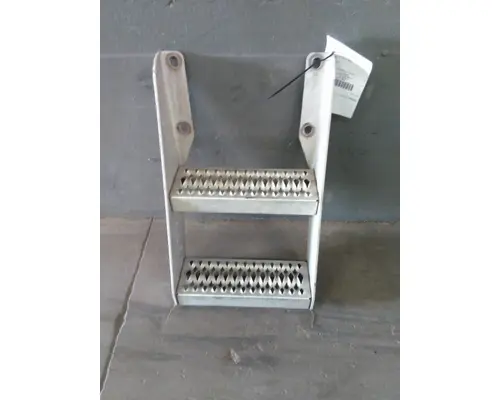 PETERBILT 386 FRAME STEP