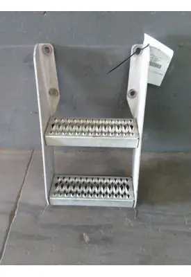 PETERBILT 386 FRAME STEP