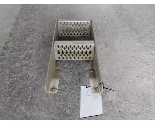 PETERBILT 386 FRAME STEP