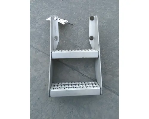 PETERBILT 386 FRAME STEP