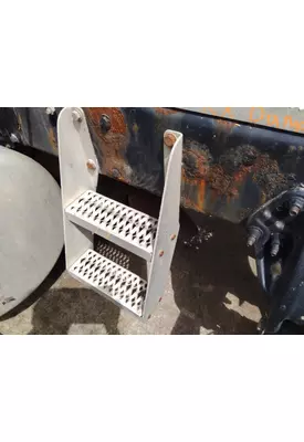 PETERBILT 386 FRAME STEP