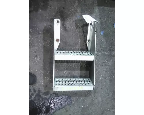 PETERBILT 386 FRAME STEP