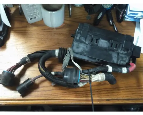 PETERBILT 386 FUSE BOX
