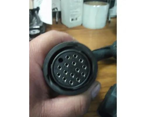 PETERBILT 386 FUSE BOX