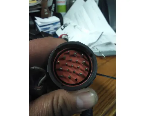 PETERBILT 386 FUSE BOX