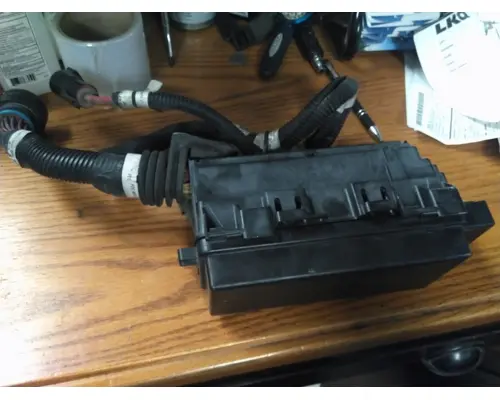PETERBILT 386 FUSE BOX