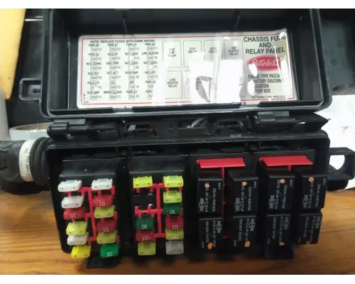 PETERBILT 386 FUSE BOX