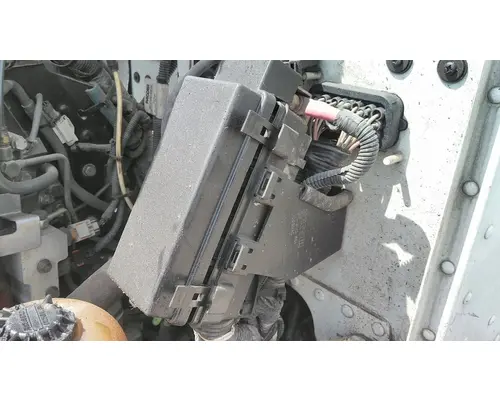 PETERBILT 386 FUSE BOX