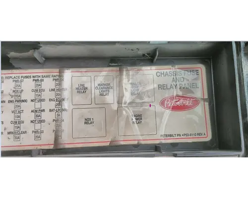 PETERBILT 386 FUSE BOX