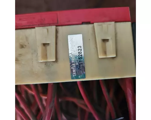 PETERBILT 386 Fuse Box