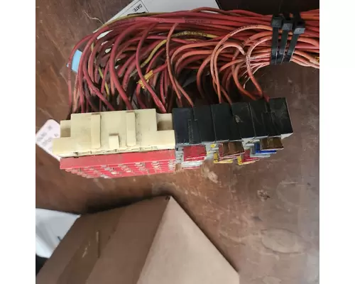 PETERBILT 386 Fuse Box