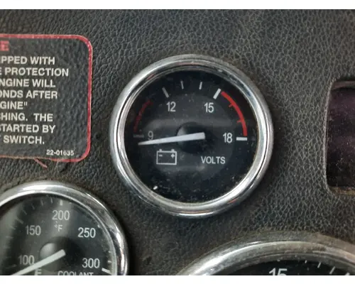 PETERBILT 386 GAUGE AMP