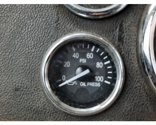 PETERBILT 386 GAUGE OIL PRESSURE