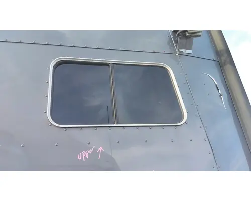 PETERBILT 386 GLASS, SLEEPER