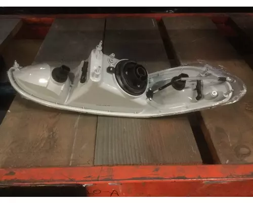 PETERBILT 386 HEADLAMP ASSEMBLY