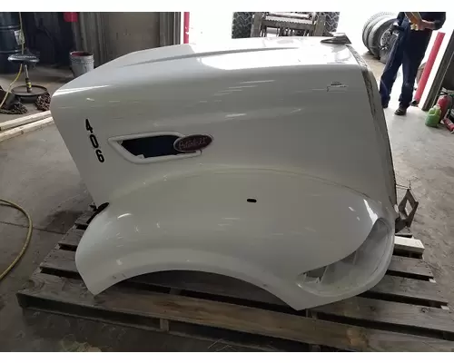 PETERBILT 386 HOOD