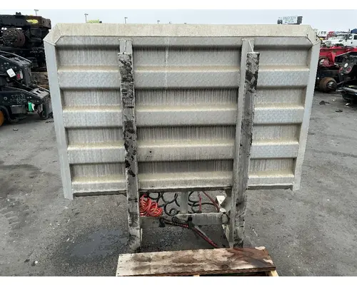 PETERBILT 386 Headache Rack