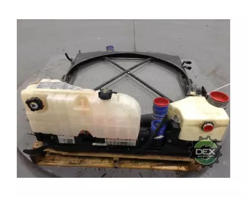 PETERBILT 386 Radiator