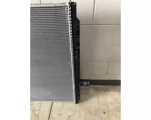 PETERBILT 386 Radiator