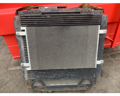 PETERBILT 386 Radiator