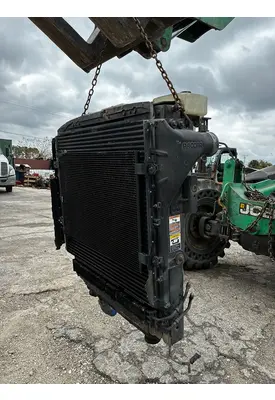 PETERBILT 386 Radiator