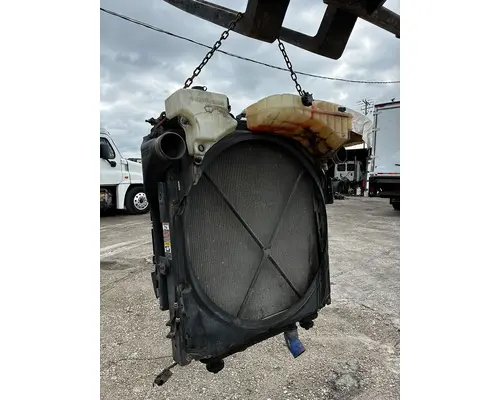 PETERBILT 386 Radiator