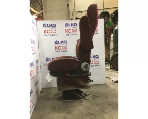 PETERBILT 386 SEAT, FRONT