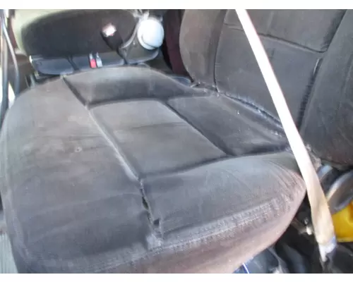 PETERBILT 386 SEAT, FRONT