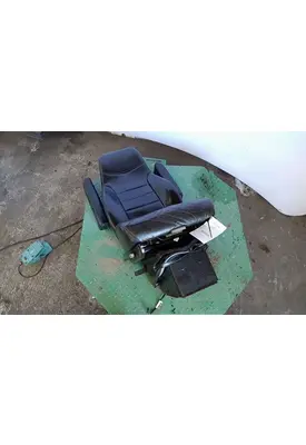 PETERBILT 386 SEAT, FRONT