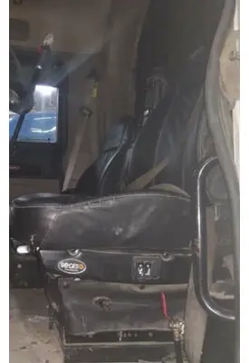 PETERBILT 386 SEAT, FRONT