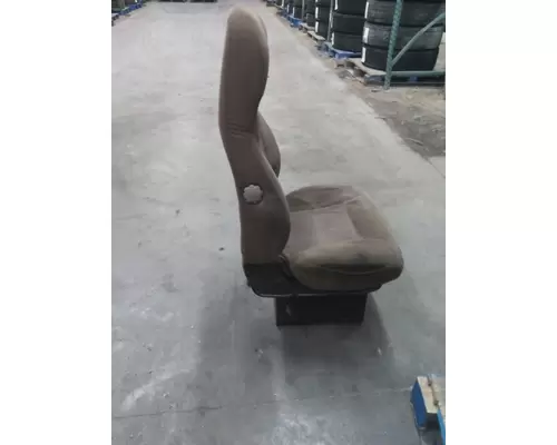 PETERBILT 386 SEAT, FRONT