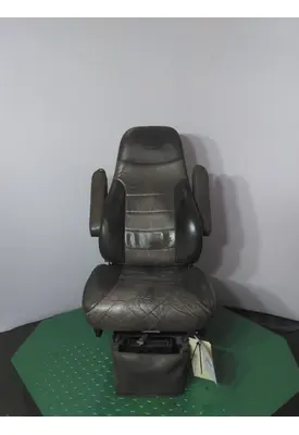 PETERBILT 386 SEAT, FRONT