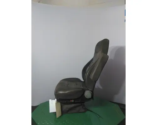 PETERBILT 386 SEAT, FRONT